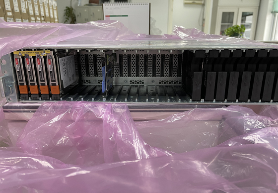 Sistema di immagazzinamento EMC Unity Storage System XT680 Xt Storage Series XT480F XT880 XT880F